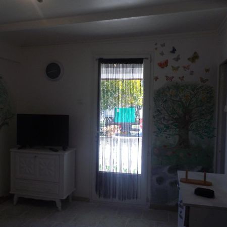 Auberge Des Garrigues Nimes Ngoại thất bức ảnh
