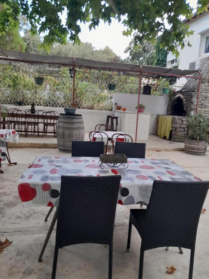 Auberge Des Garrigues Nimes Ngoại thất bức ảnh