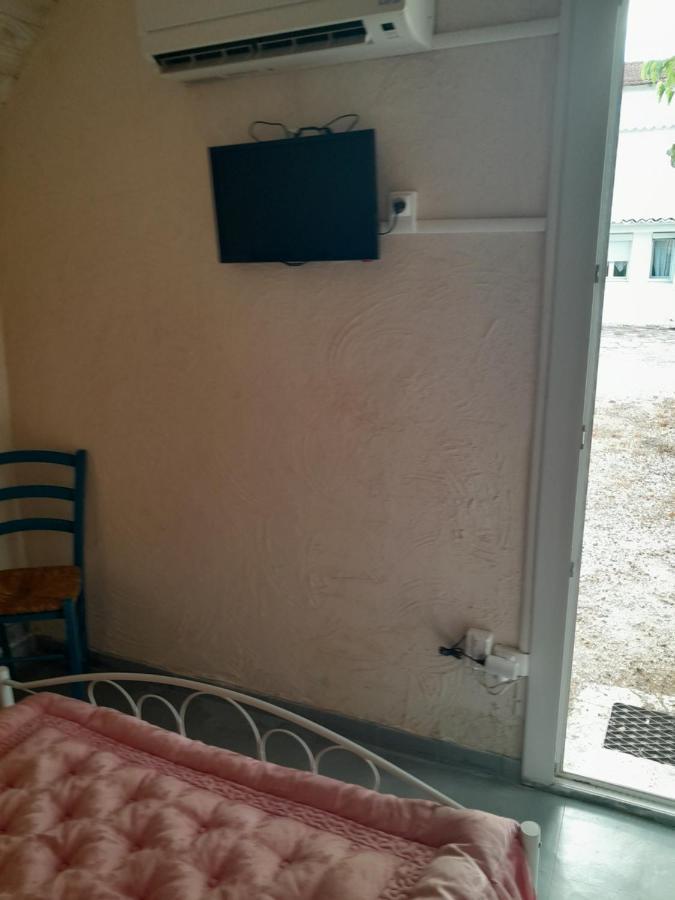 Auberge Des Garrigues Nimes Ngoại thất bức ảnh