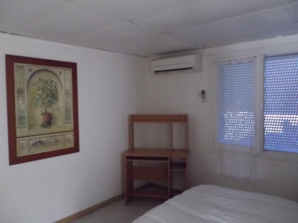 Auberge Des Garrigues Nimes Ngoại thất bức ảnh