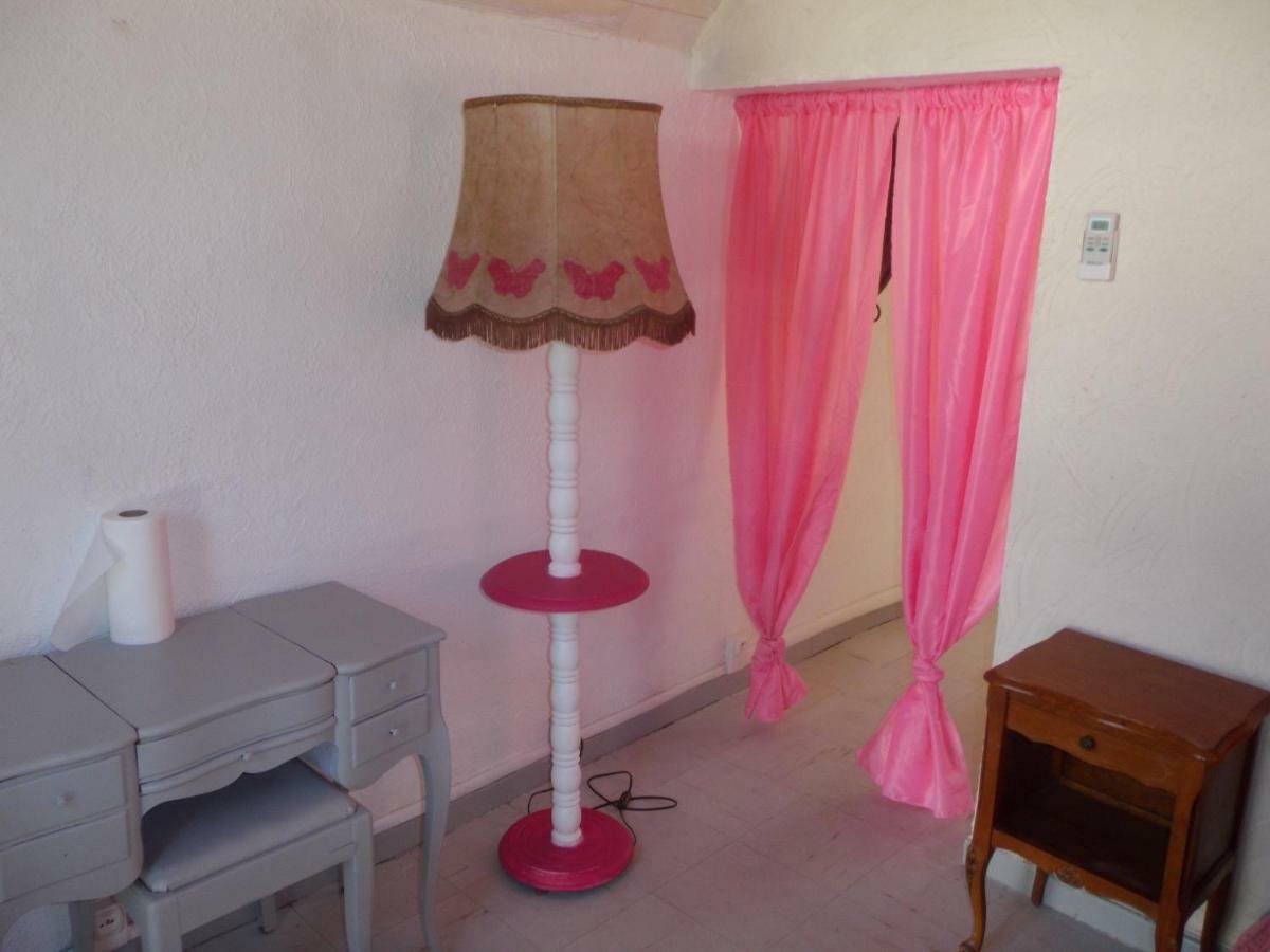 Auberge Des Garrigues Nimes Ngoại thất bức ảnh