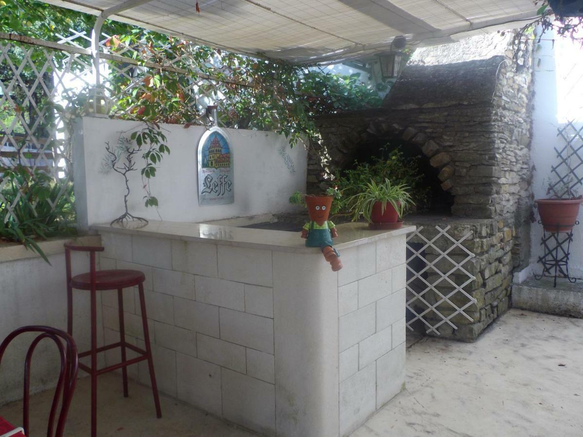 Auberge Des Garrigues Nimes Ngoại thất bức ảnh