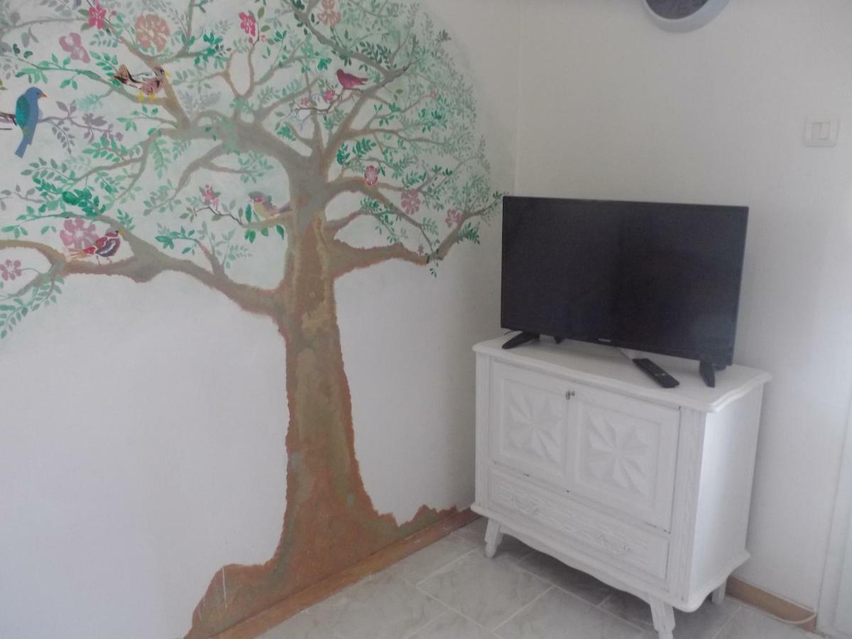 Auberge Des Garrigues Nimes Ngoại thất bức ảnh